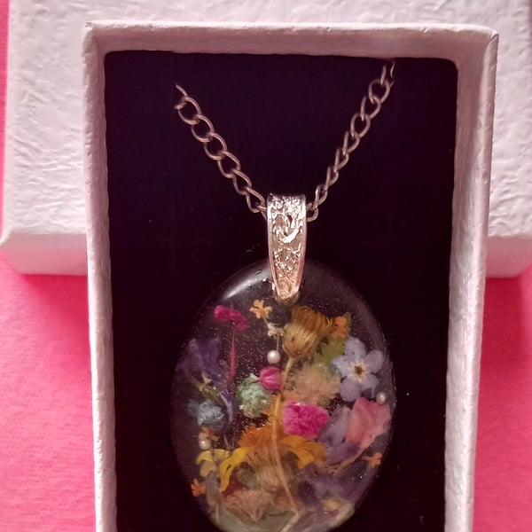 Birthday gift for her Mum Sister Friend Giftboxed Dried Flower necklace Statemen