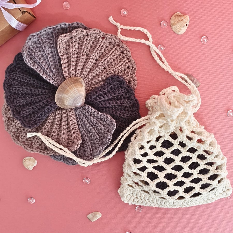 Skincare set of 7 cotton face wipes & 1 wash bag, makeup remover wipe pads