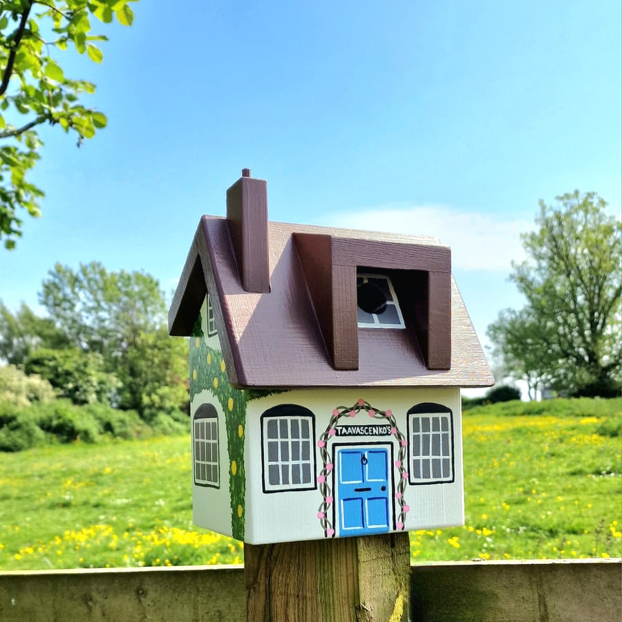 Cottage Personalised Bird Box
