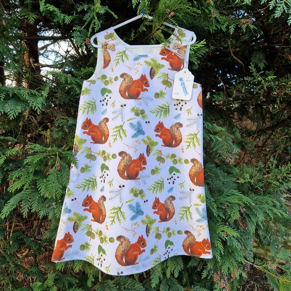 Age: 5-6yr Squirrel Print dress. 