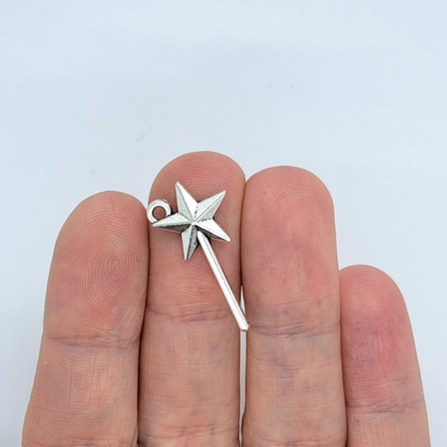 10 Magic wand charms, antique silver effect, wand charm for bracelet, C033