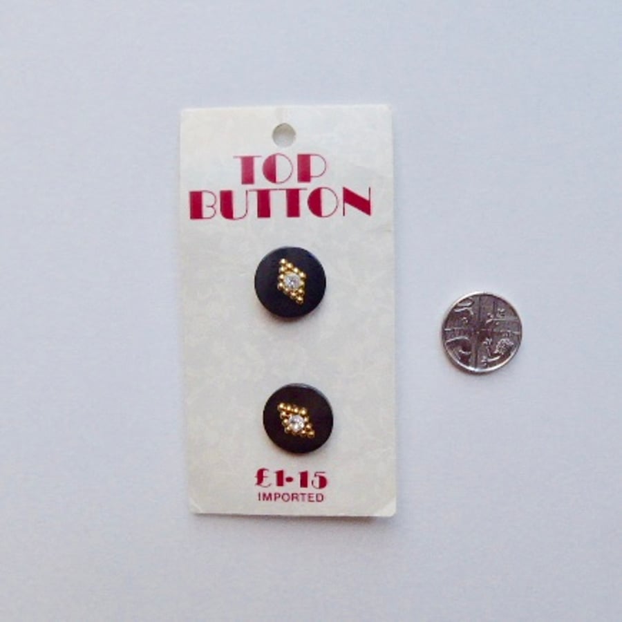  Round buttons, vintage buttons.