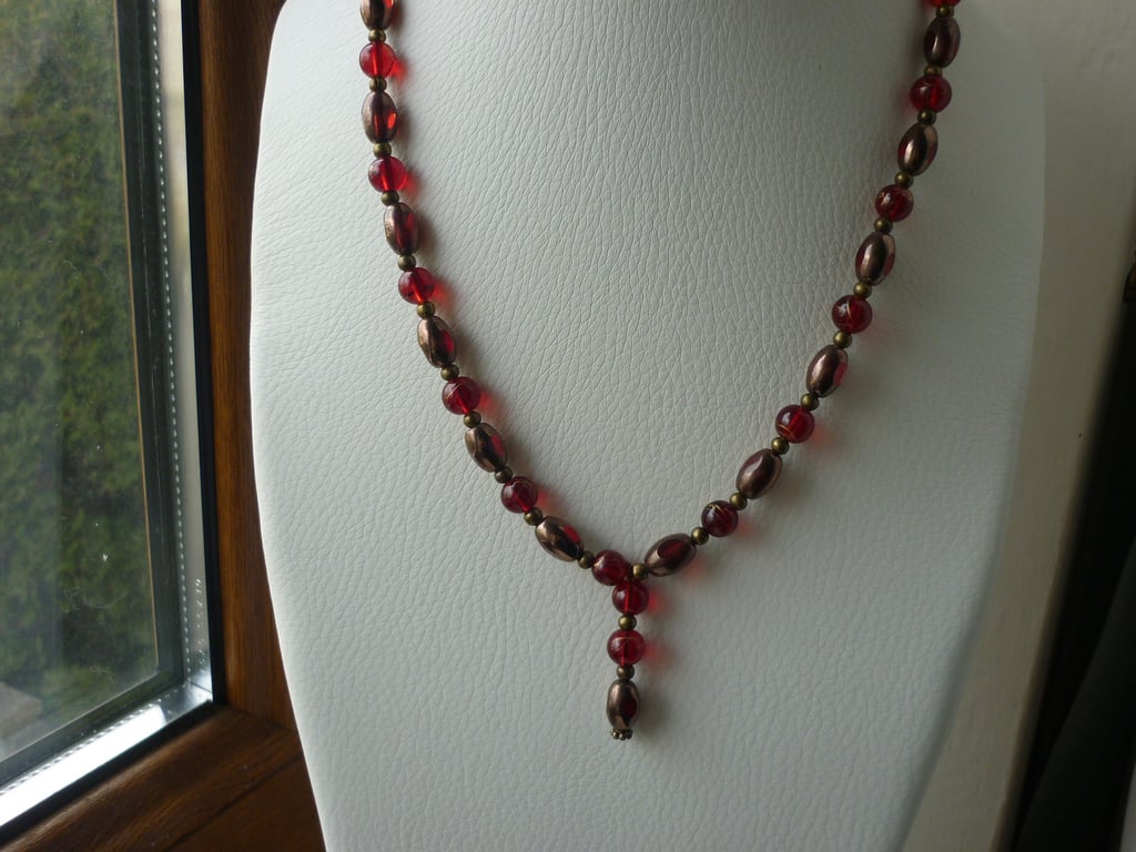 BRONZE & RED NECKLACE.  1098