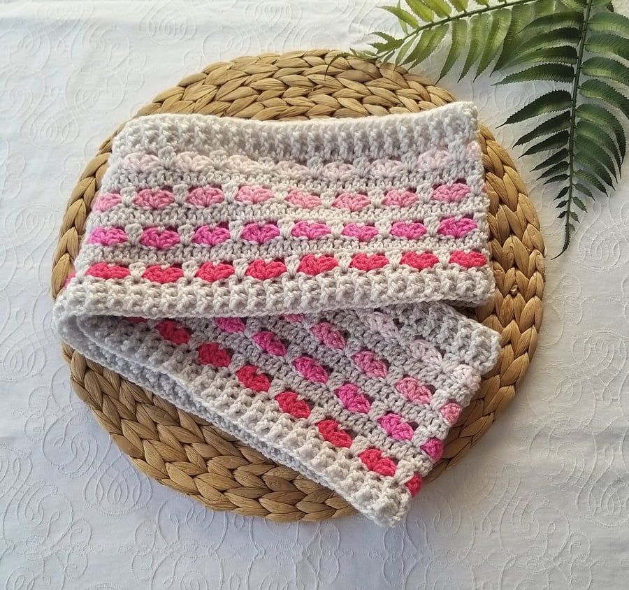 Crochet Little Heart Infinity Scarf Silver & Pink