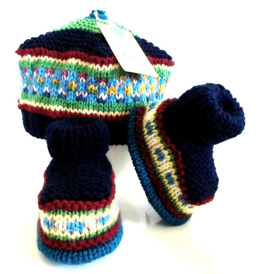 Designer Hand Knitted Fairisle Baby Hat & Booties Set  0-6 months size