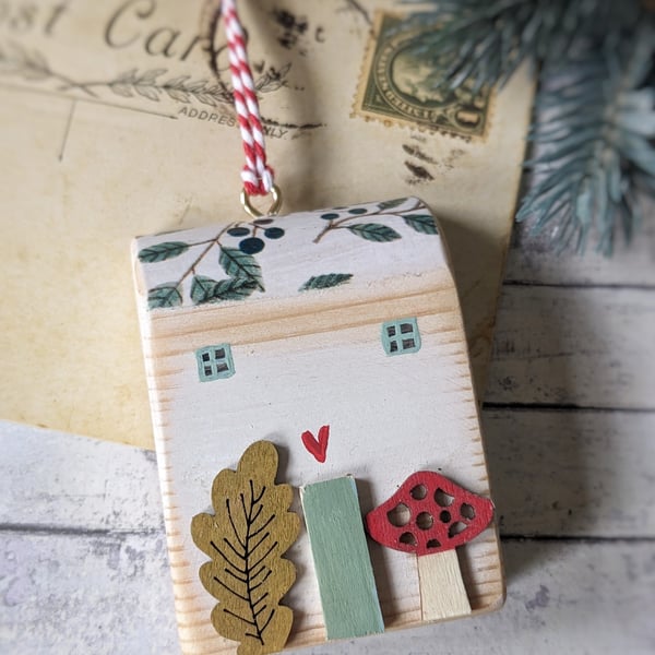 Wooden Hand Painted House Hanging Decoration