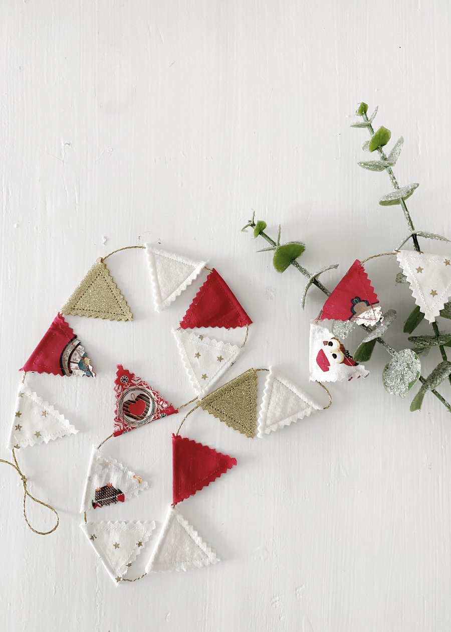 Mini Christmas Themed Bunting in Red and Gold