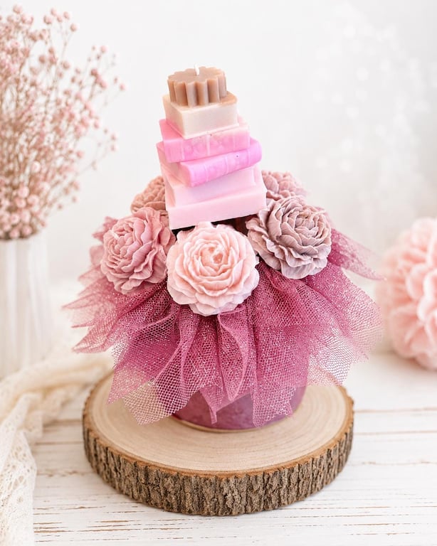 Handmade Flowerbox Candle Gift Elegant Soy Wax Decor Thoughtful Gift for Her Bea