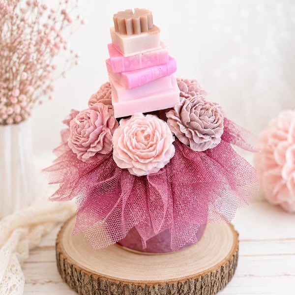 Handmade Flowerbox Candle Gift Elegant Soy Wax Decor Thoughtful Gift for Her Bea