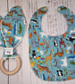 Newborn baby gift set teething ring and bib - mini animals