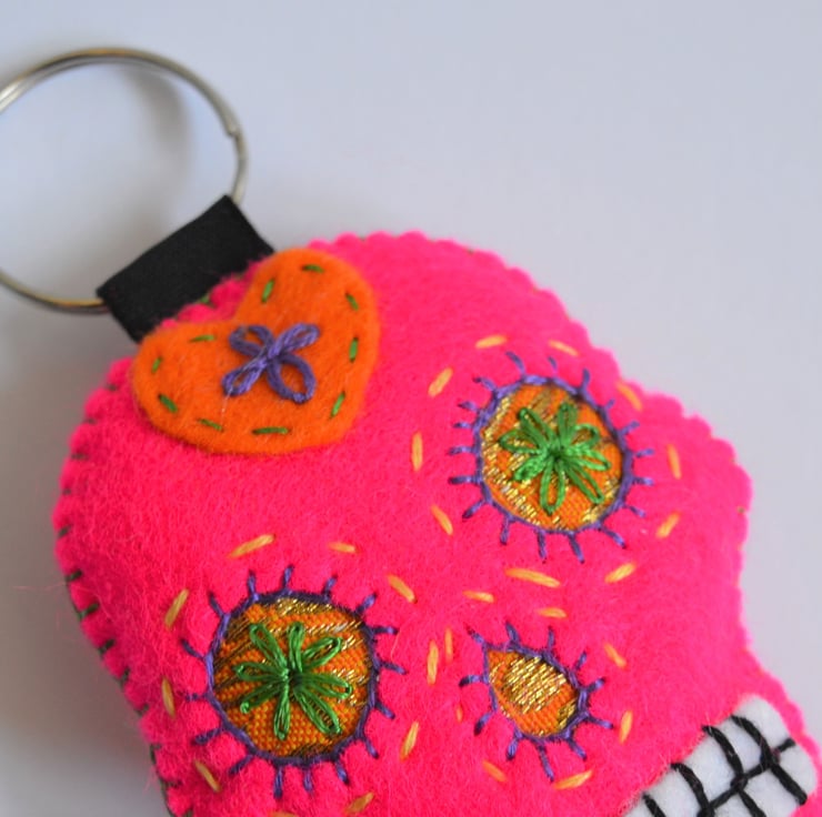 Shocking Pink Sugar Skull Felt Stuffy Keyring
