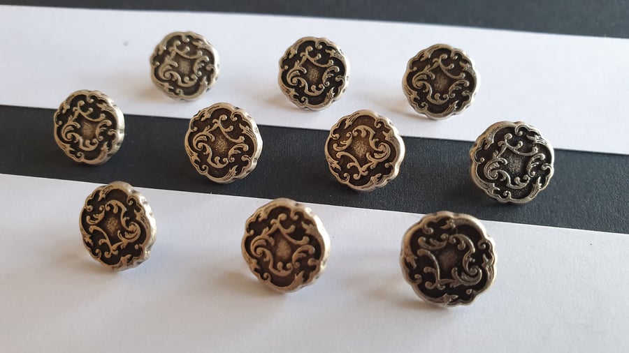 11.5mm 18L pretty filigree Buttons 1980s Vintage Antique Silver