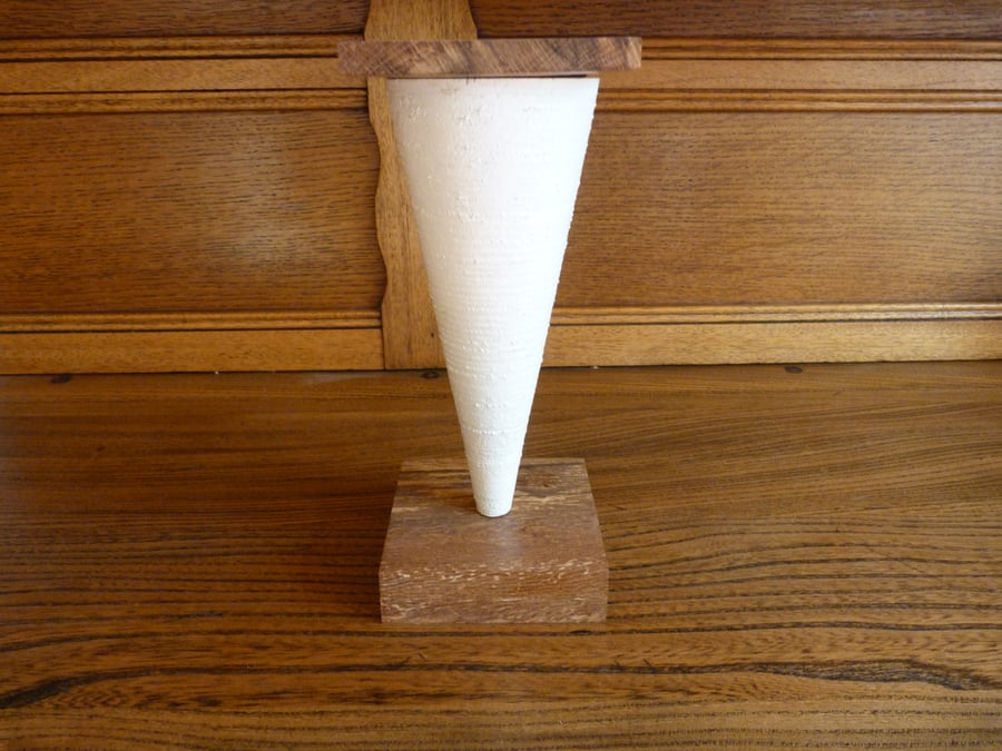 SMALL LIDDED CONTAINER