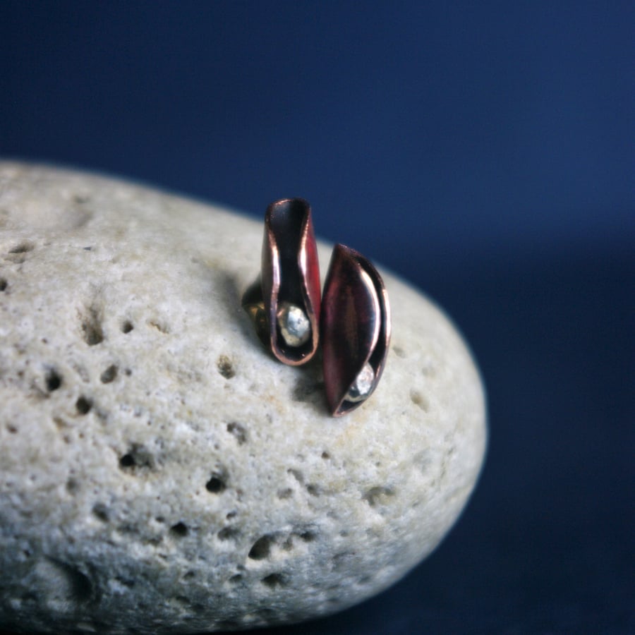 Seed Pod Stud Earring