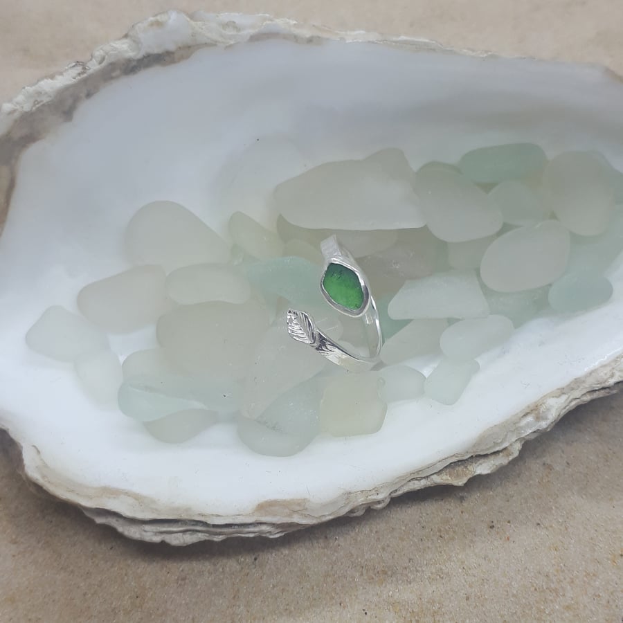 DVW moss green sea glass and leaf adjustable silver ring DV1