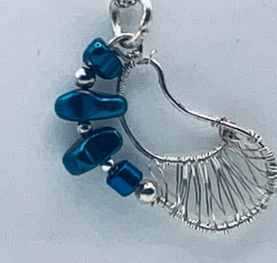 Sparkling midnight blue mini pendant in silver ladder stitch