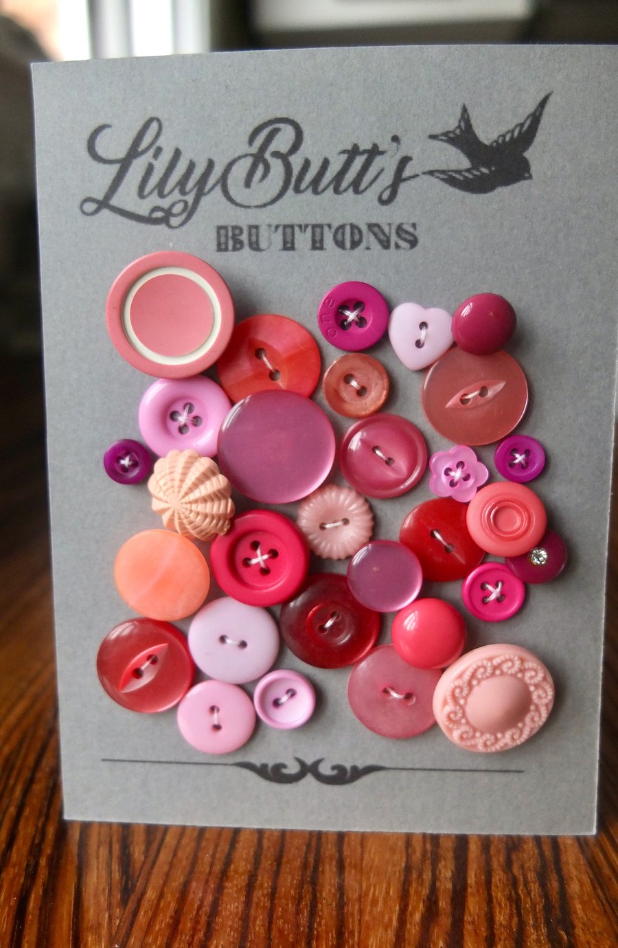 30 Vintage Mixed Pink Buttons