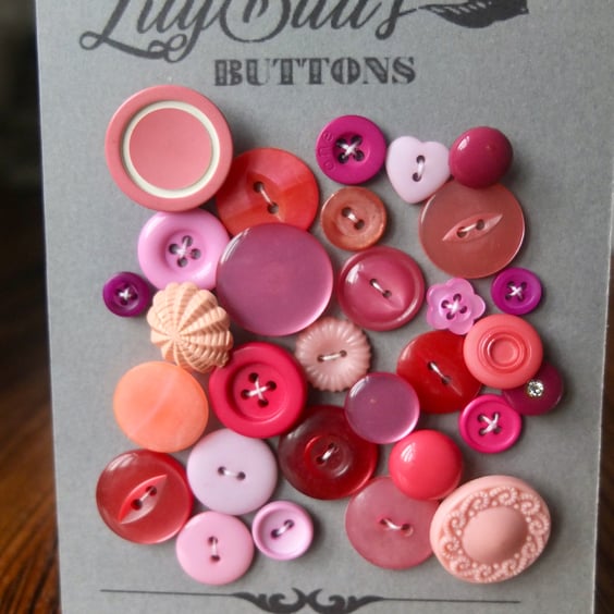 30 Vintage Mixed Pink Buttons