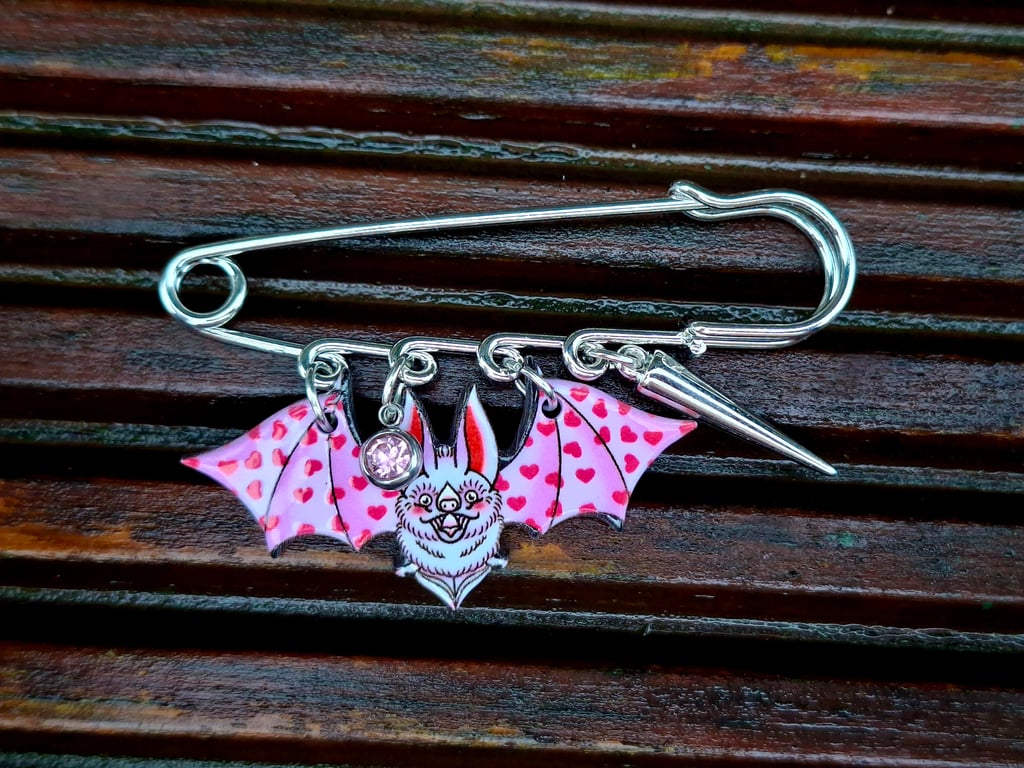 Safety Pin Brooch Badge silver charms alternative emo gothic punk bat Valloween