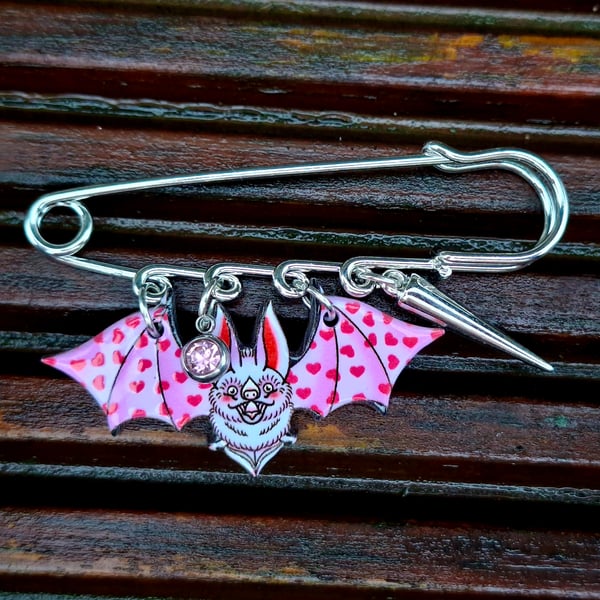 Safety Pin Brooch Badge silver charms alternative emo gothic punk bat Valloween