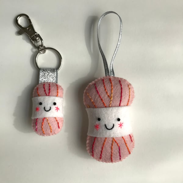 Yarn Ball Keyring and Lavender Bag Set- Pale peach