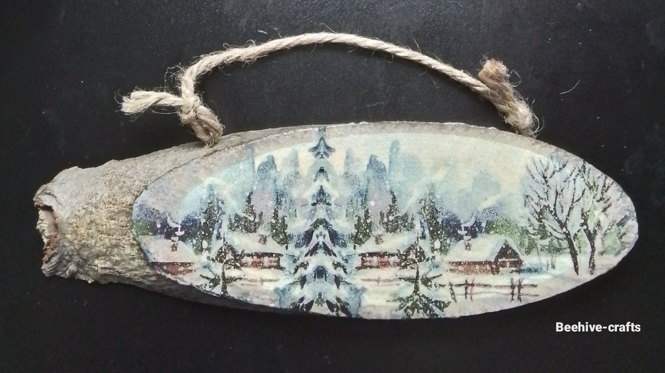 Winter scene decoupage log slice 