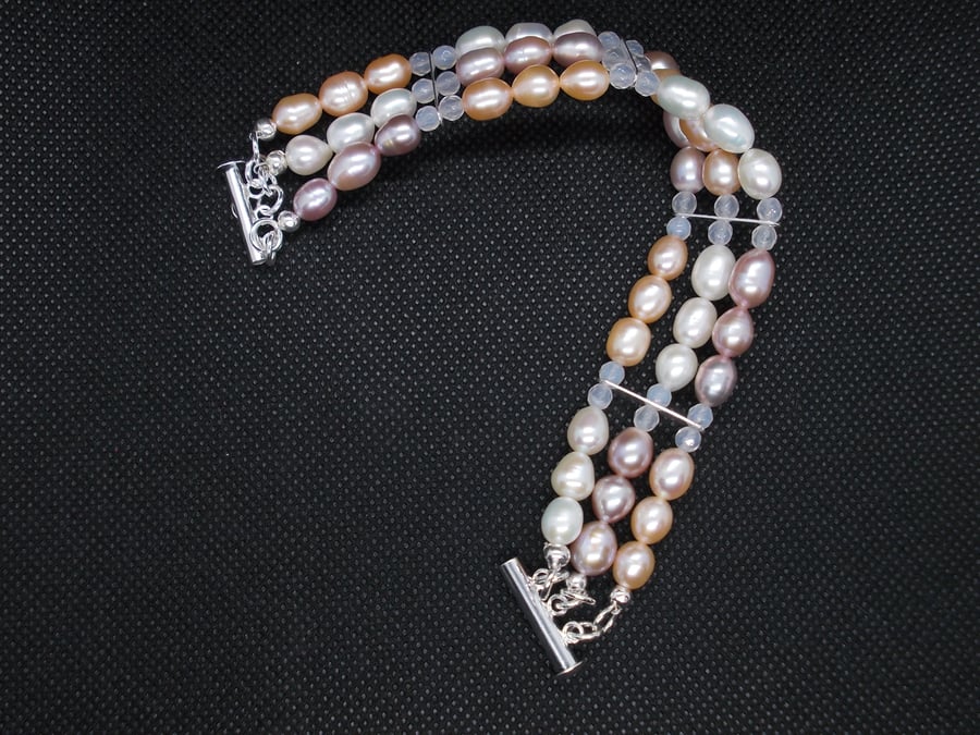 Multi-colour pearl 3 strand bracelet