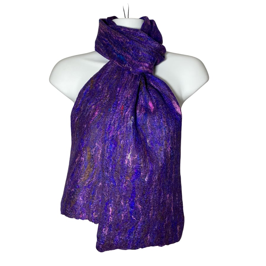 Merino wool Scarf, with multicoloured silk decoration in purple