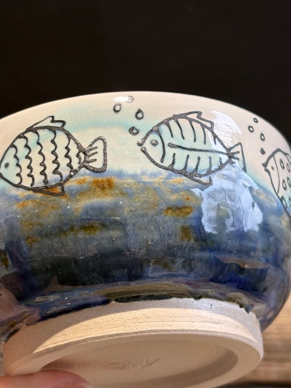 Stoneware fish shoal bowl 1