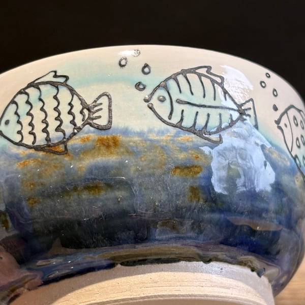 Stoneware fish shoal bowl 1