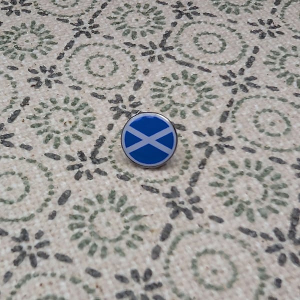 Scotland Flag Pin - Small Resin Topped Pin Badge - Scottish Flag Badge