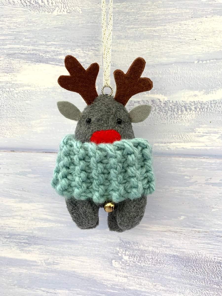 Reindeer hanging decoration 