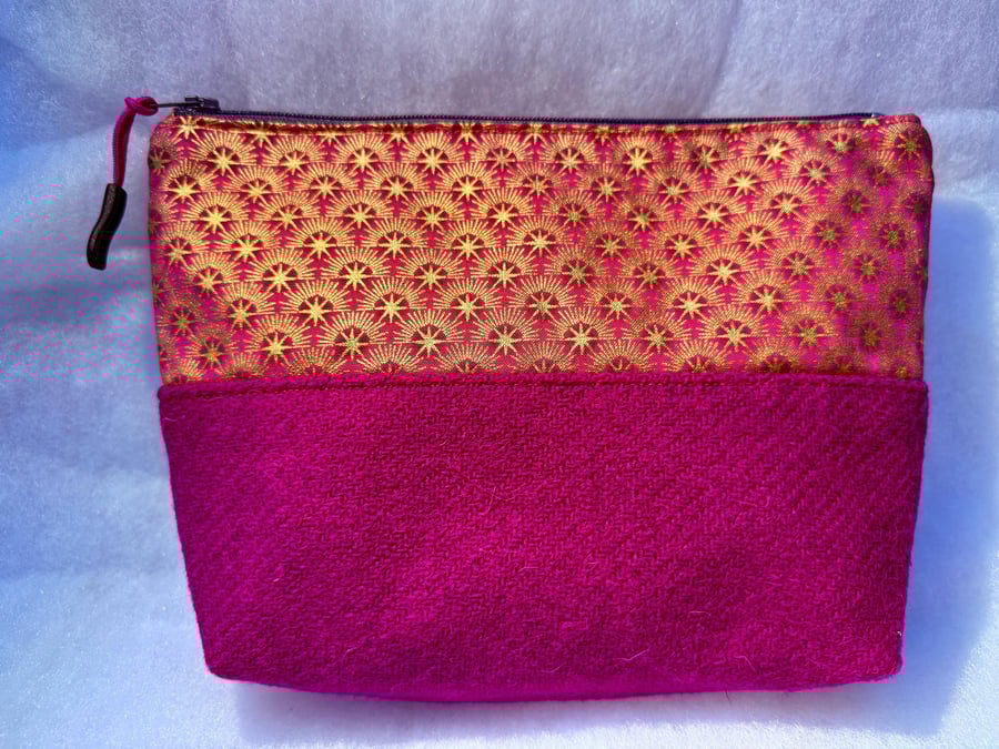 Gold stars and pink tweed  - Medium zipped pouch for toiletries, make-up, etc...
