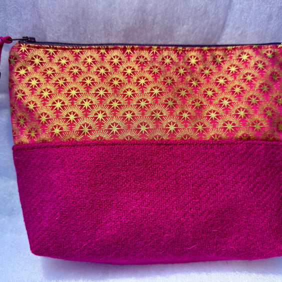 Gold stars and pink tweed  - Medium zipped pouch for toiletries, make-up, etc...