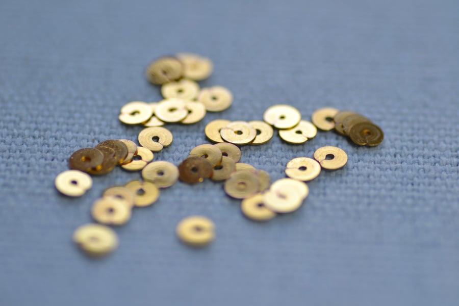 Gilt Spangles - 4mm