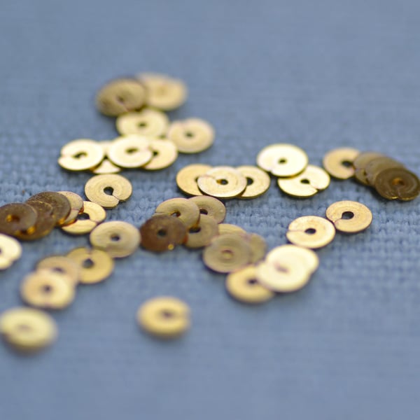 Gilt Spangles - 4mm