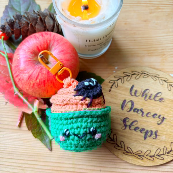 Clara the Halloween cupcake 