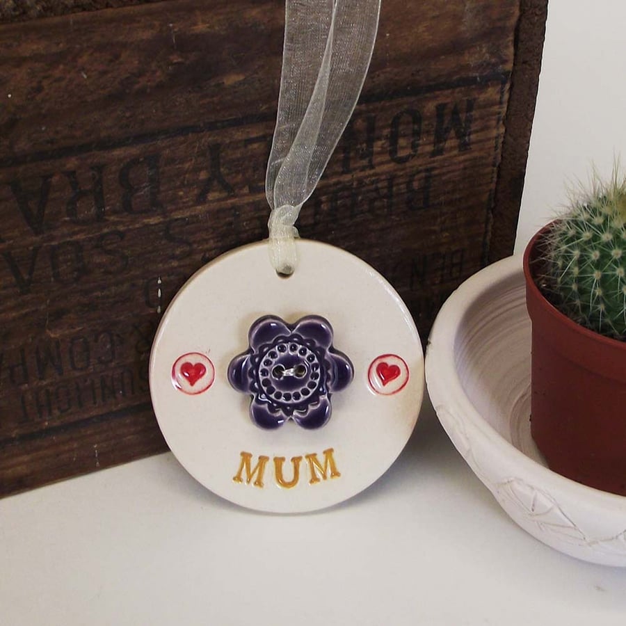 Pottery decoration Mum with flower button Mothers Day