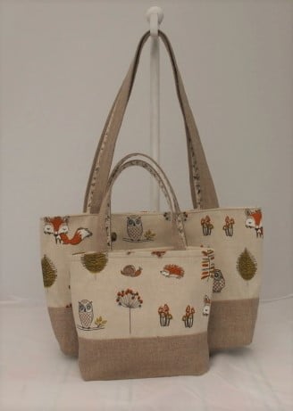 MUMMY AND LITTLE ME MATCHING TOTE BAGS IN WOODLAND FRIENDS WITH HESSIAN HANDLES 