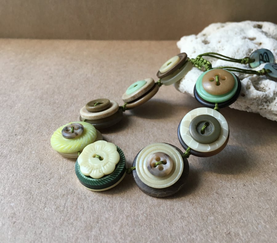 Free Shipping Worldwide - Minty green colour Vintage Button Adjustable Bracelet 