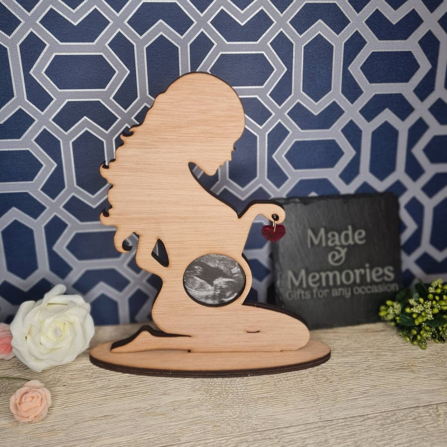 Stunning silhouette ultrasound photo frame! Baby scan picture frame. Single mum?