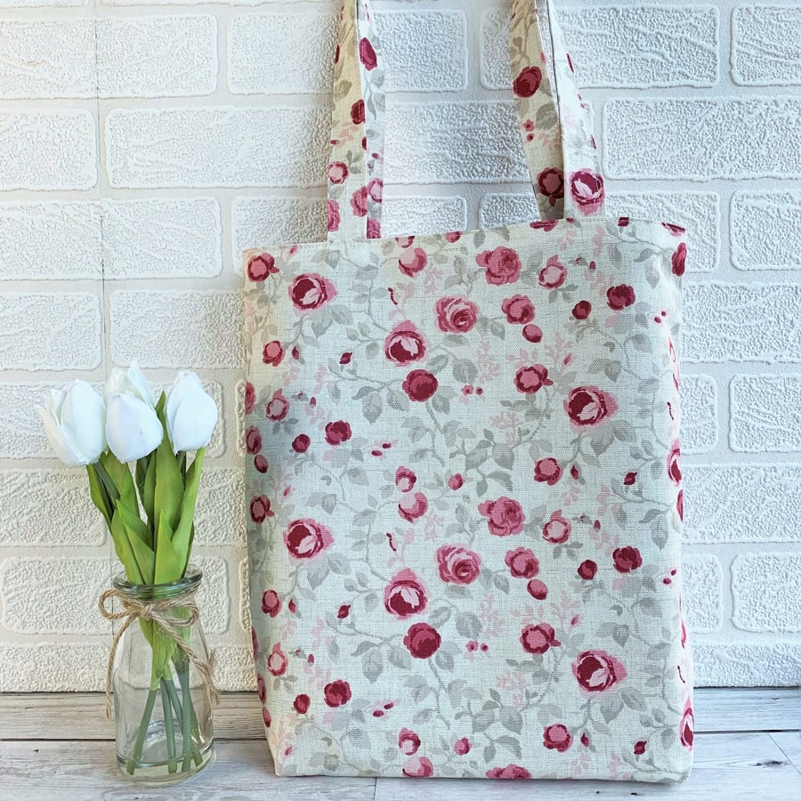 Floral tote bag with small magenta and pink roses