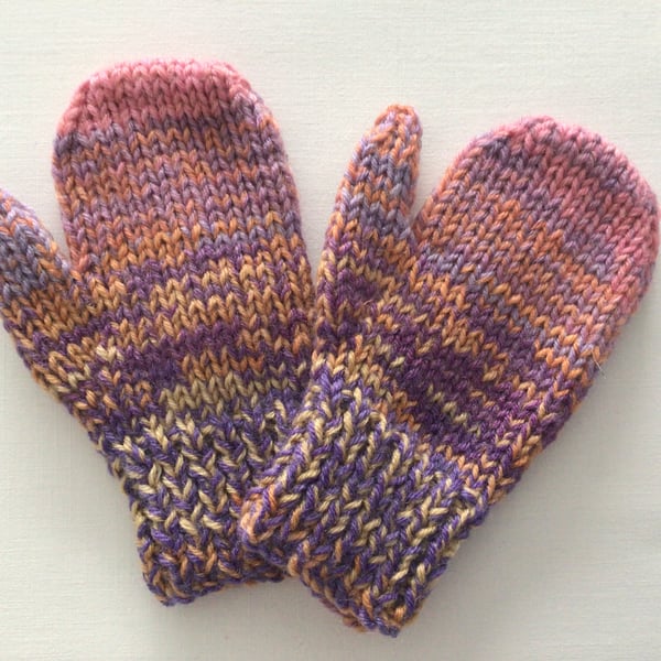 Small child toddler mittens hand knitted