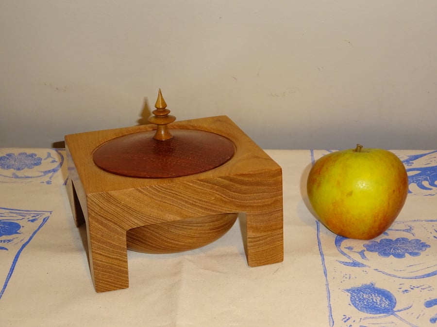 Turned, legged lidded jewellery or trinket box