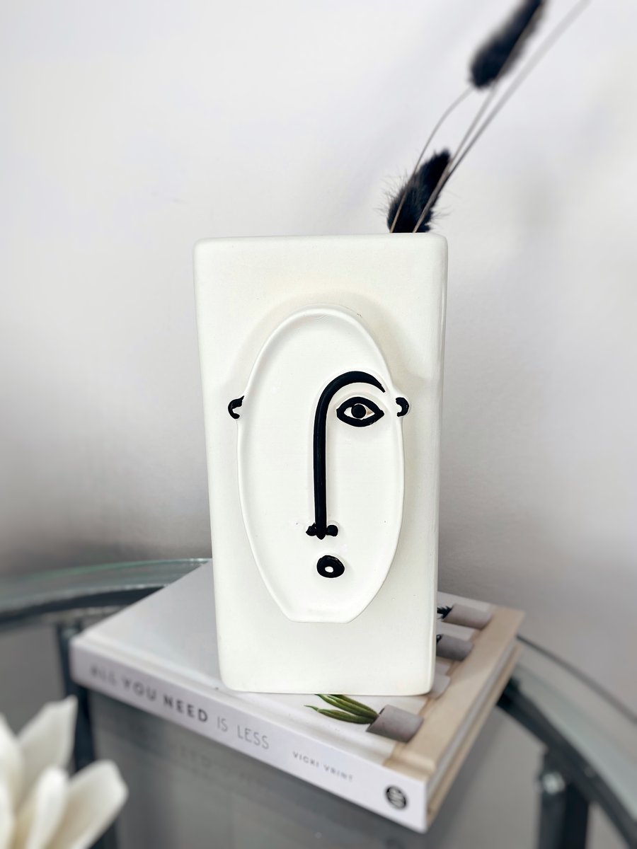Abstract Face Vase 