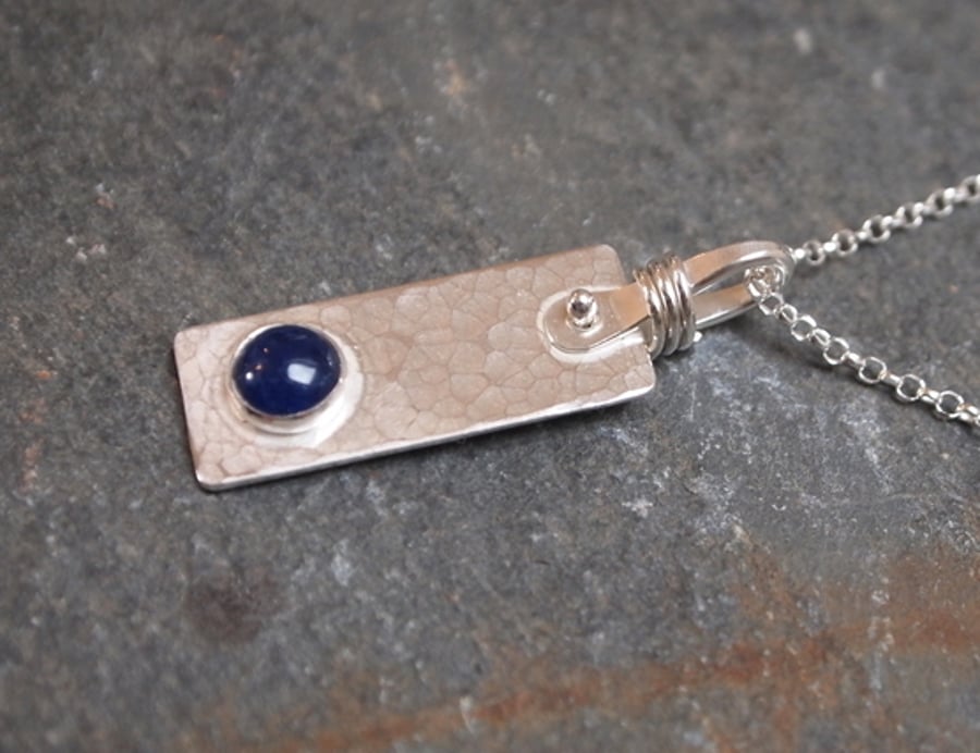 Sterling silver pendant with lapis lazuli
