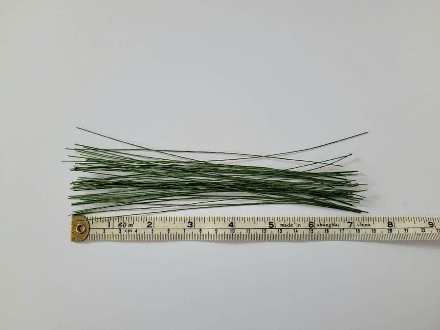 Very fine 32 gauge paper covered wire for smaller scale flower making.