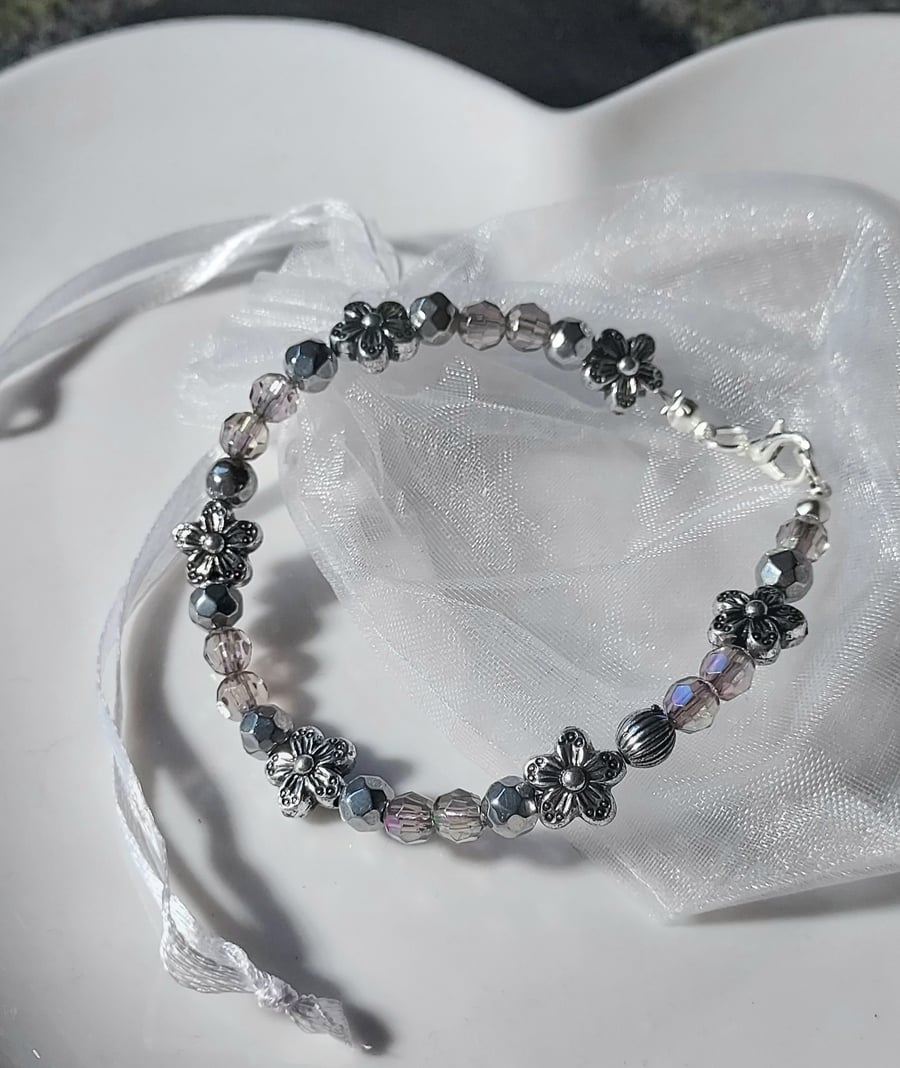 Beaded bracelet with Tibetan silver