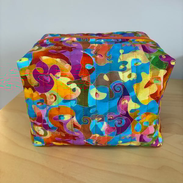 Bright Abstract Print Quilted Fabric Box Shape Washbag