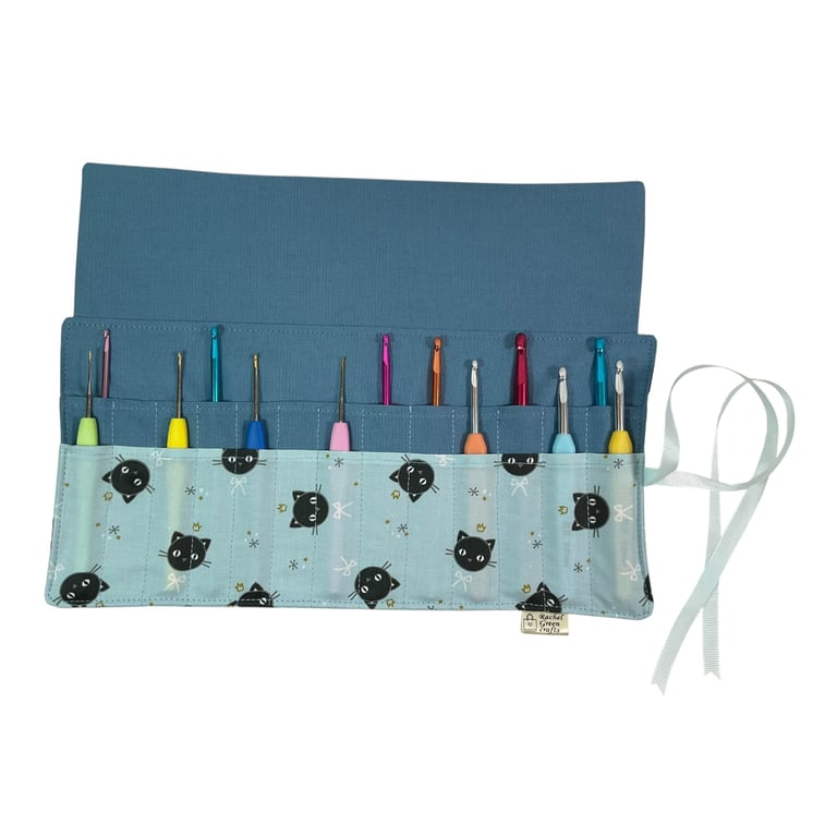 Crochet hook case with cats, Ergonomic hook organiser, roll up short Dpn case, c
